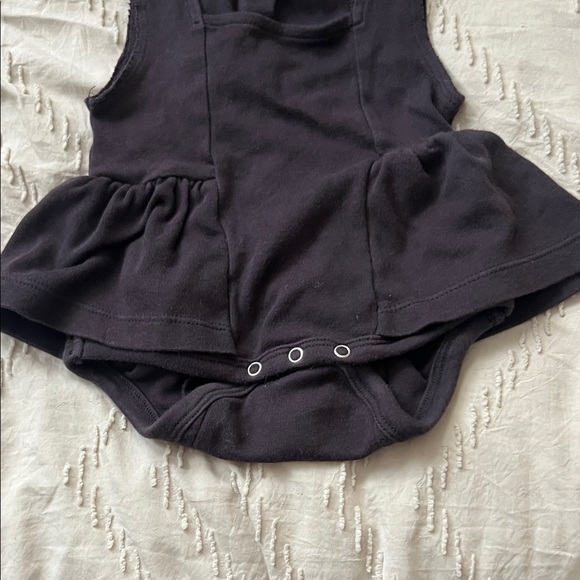 Kate Quinn Black Sleeveless Diaper Cover - Picture 3 of 4
